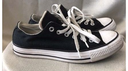 Converse men's 6 women's 8 sneakers