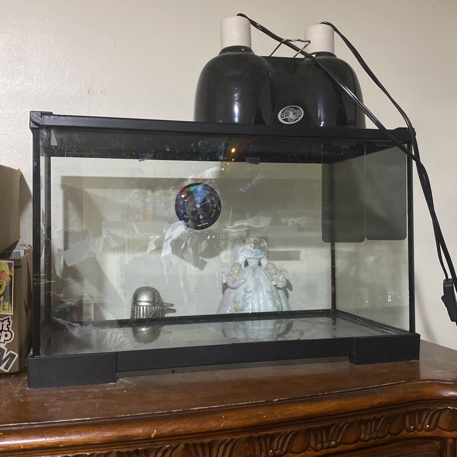 Tank, Habitat, Lights 