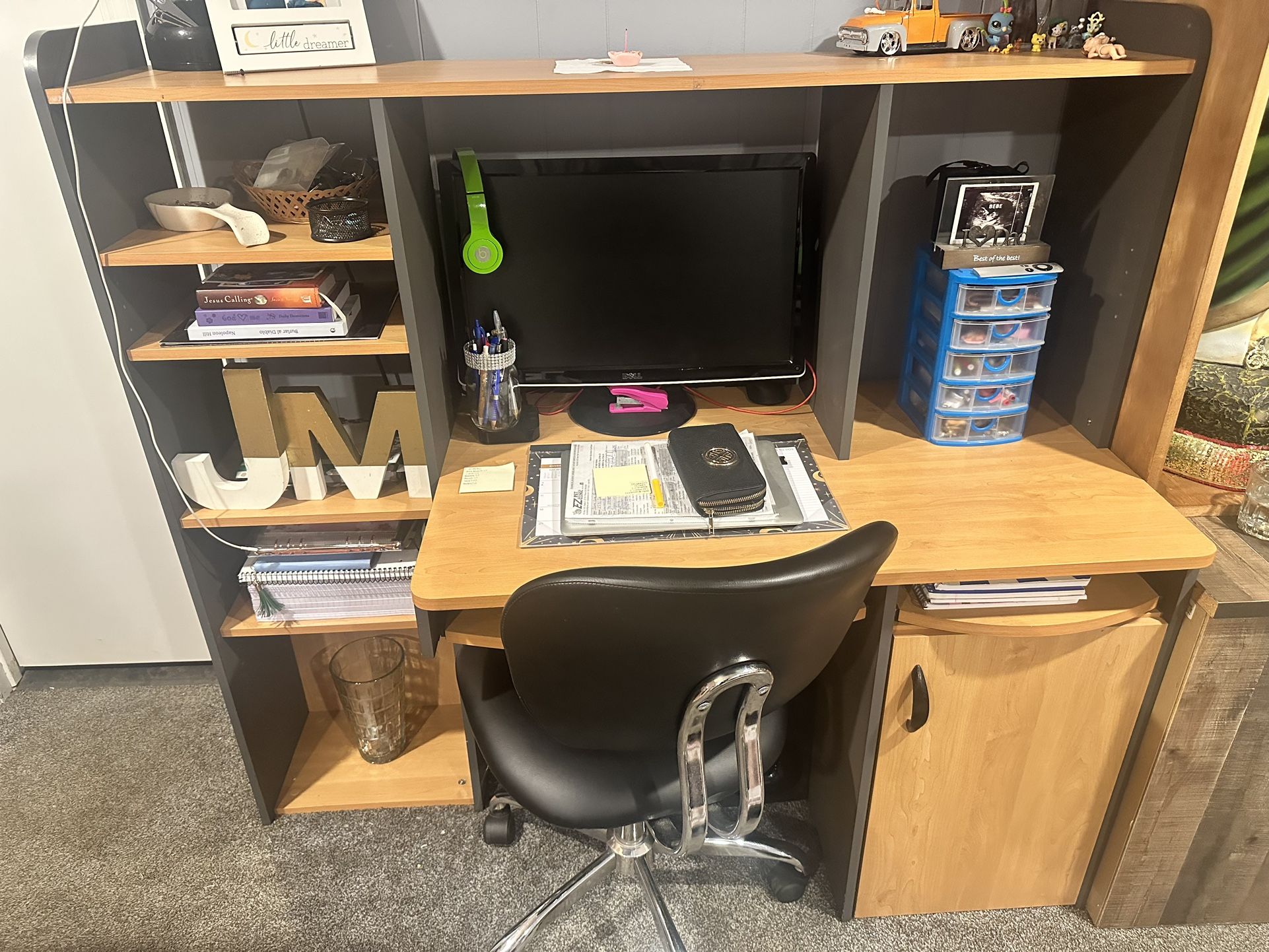 DESK WITH CHAIR