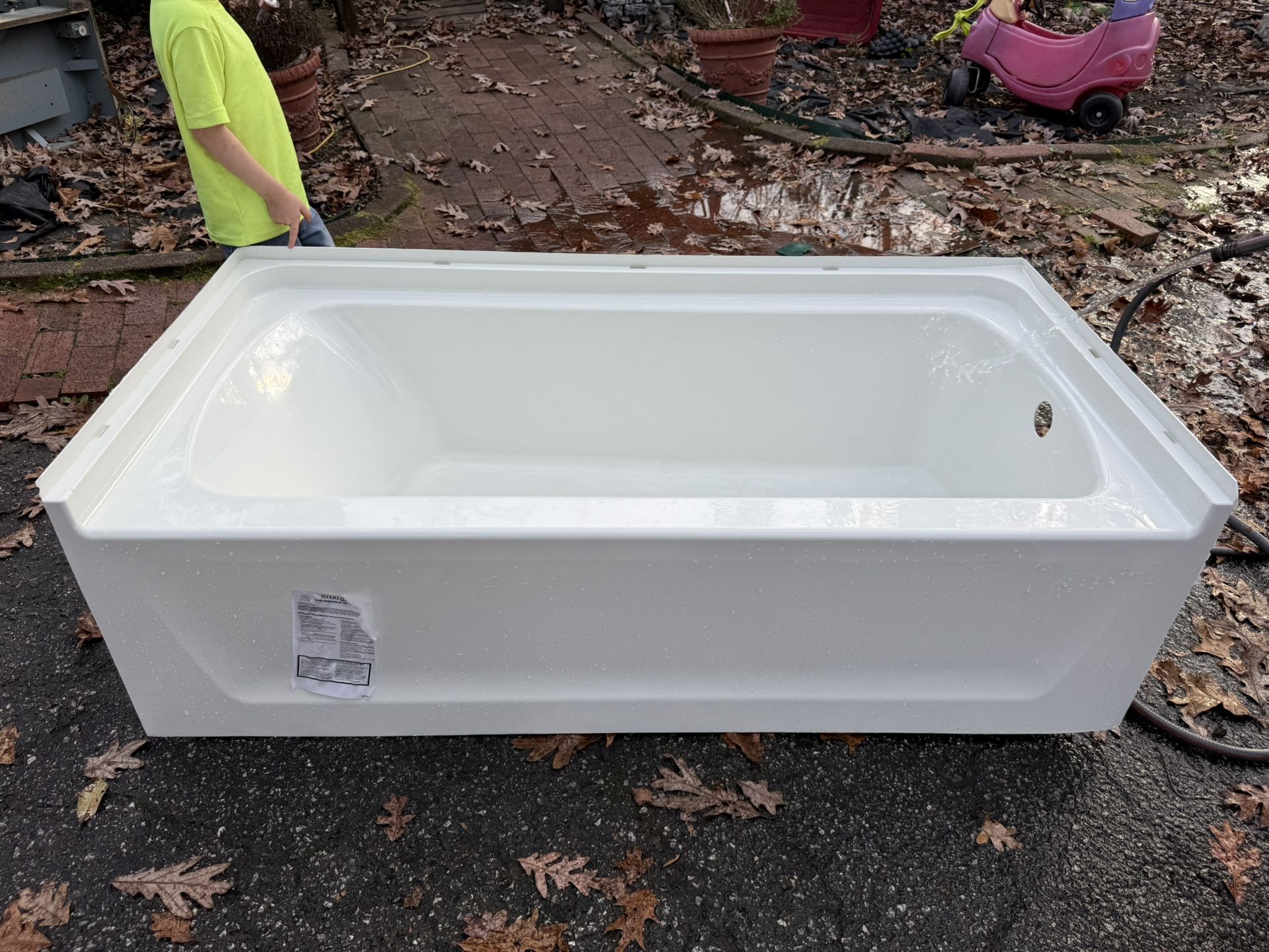 Sterling Right Handed Bathtub 30” X 60”