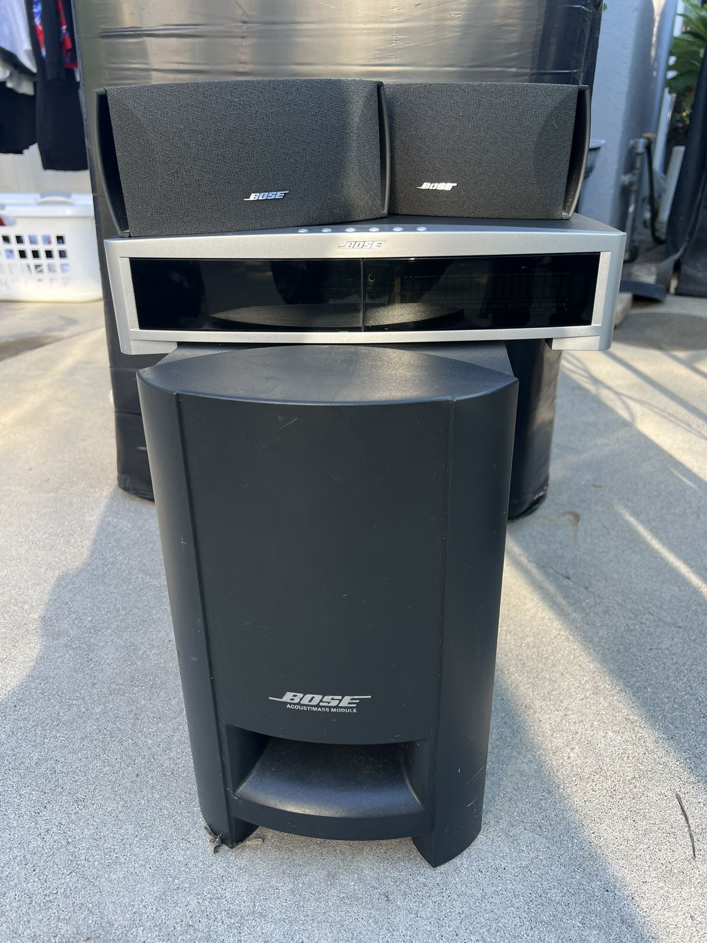 Bose Surround Sound With Woofers And Speakers
