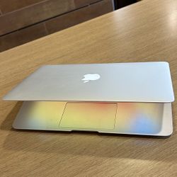 Apple MacBook Air 11” i5/4GB/128GB SSD $180 