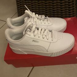 Brand New Size 6.5 Puma Ladies Carina