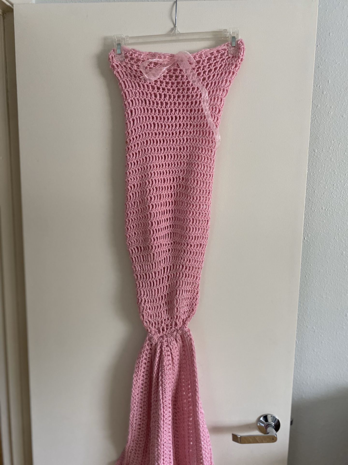Hand knit sparkly pink kids mermaid tail (ages2-5)