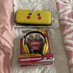 Pokémon Pikachu Nintendo Switch Case And Headphones 