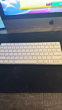 Apple Mouse and keyboard Brand new (stock price 160)