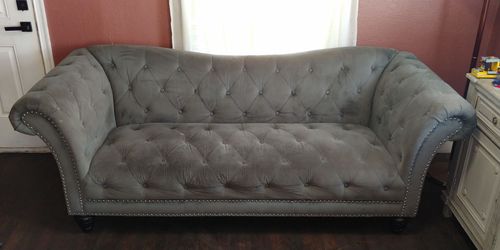 Tufted sofa couch - extremely comfortable