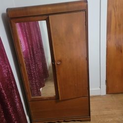 ARMOIRE 