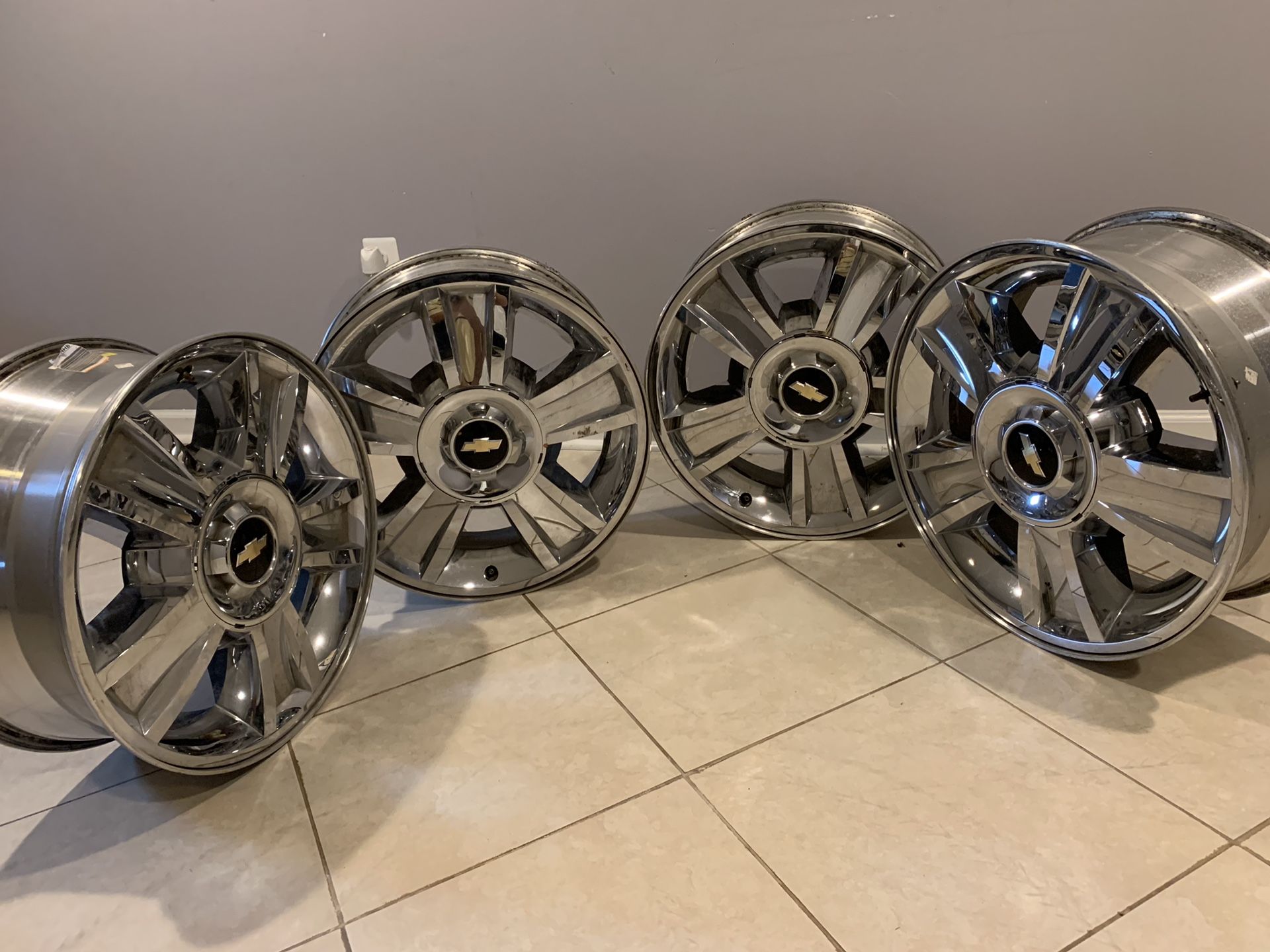 Rims, Chevy Silverado 2013, size 20” with 6 lugs