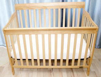Dream On Me Ashton 4-In-1 Convertible Solid Wood Crib + Evolur Mattress