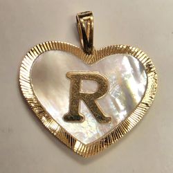 💕 R Initial 18k Gold And Mother Of Pearl Pendant
