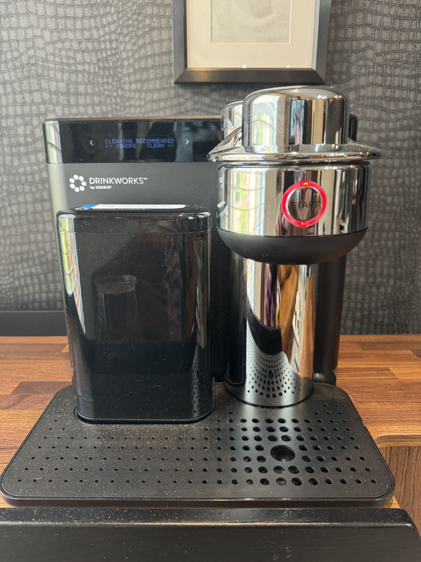 Keurig Drinkworks Machine w/cocktail pods