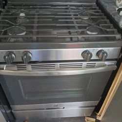 GE 4 burner big  grilled  4 burner  warranty ready to deliver  broil self clean