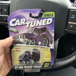 Car Tuned Purple ‘87 SR5 Toyota Pickup Customs Diecast