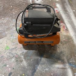 Ridgid 4.5 Gal compressor 200 psi