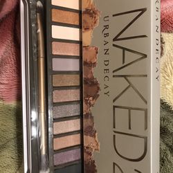 Paletas De Maquillaje Each $10