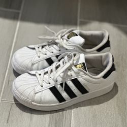 Kids Adidas Superstar Shoes Size 2Y