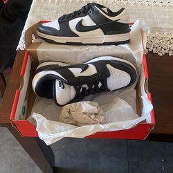 Nike Panda Dunks