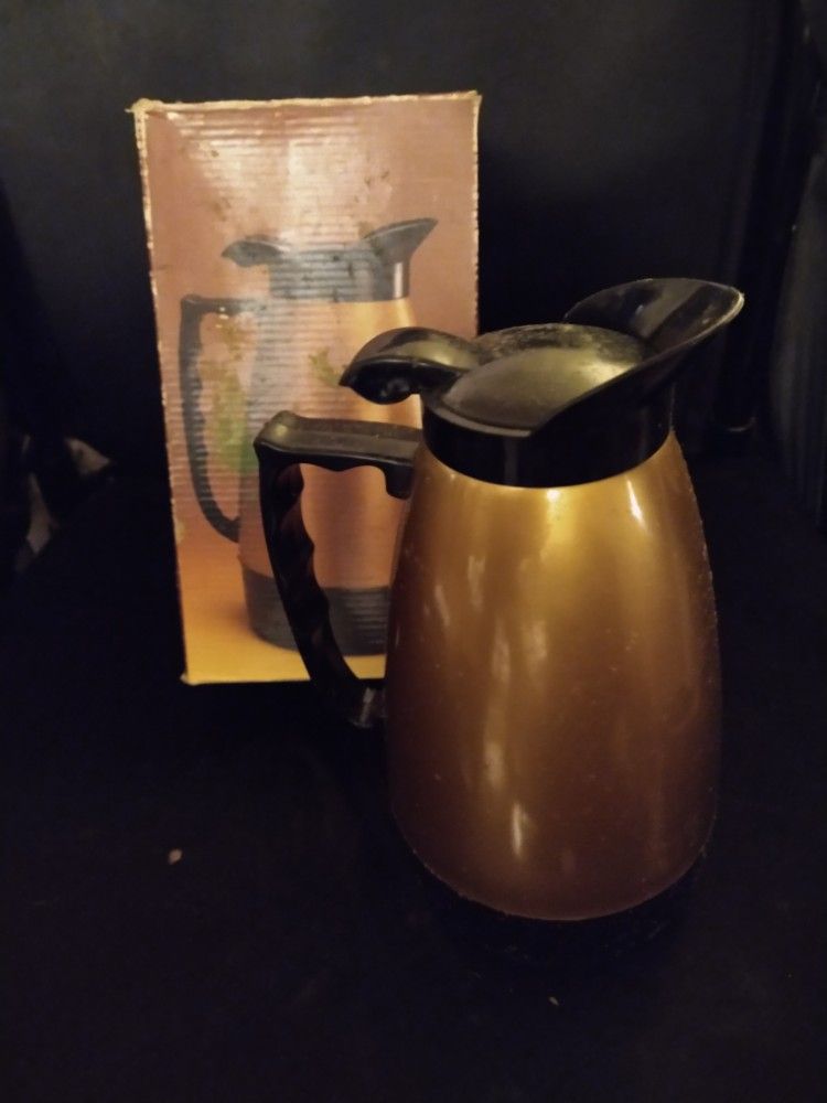 8 Cup Insulated Pitcher