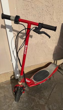 Razor E100 electric scooter, $1 make an offer and pick up ( not free)
