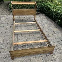 Twin Beds With Built In Bookshelf Headboard 