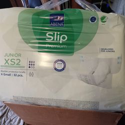 Xs Junior Diapers  38-65 Pounds 