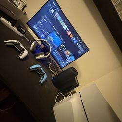Ps5 Slim + headset and 2 controllers (White & Baby blue)