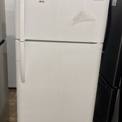 Frigidaire FRTDAW 20.5-cu ft Top-Freezer Refrigerator VZ24