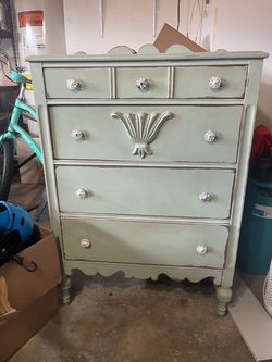 Vintage shabby chic dresser