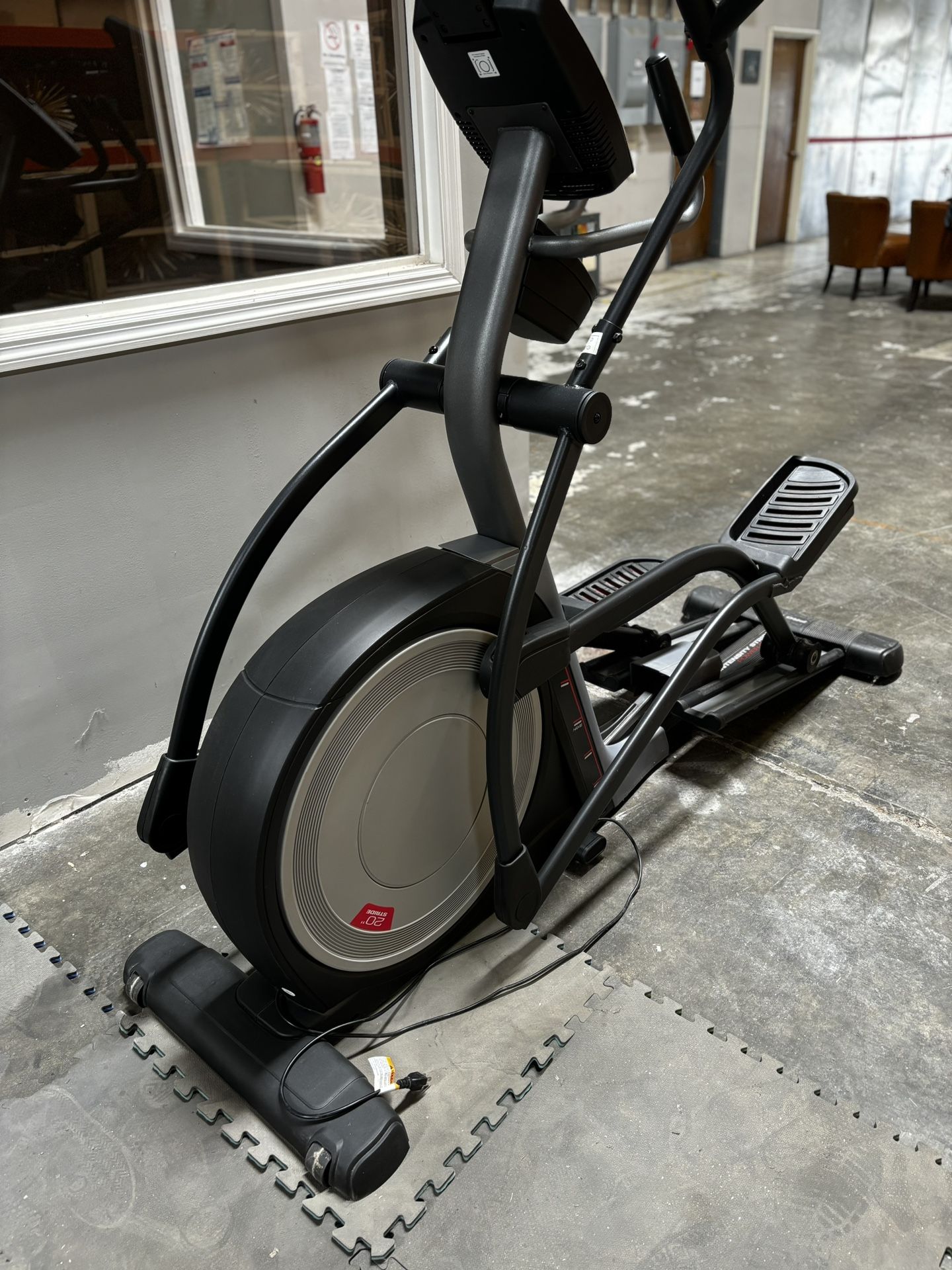Elliptical Machine Pro Fitness Elliptical Proform 950 Elliptical Trainer - Main Image