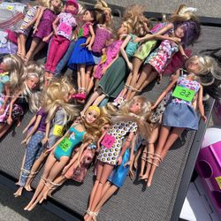 30 Barbie Dolls Fully Clothed 