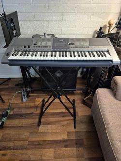 Casio WK-3000 Keyboard and Stand