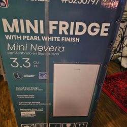 Hisense white 3.3 cubic feet mini fridge new in box
