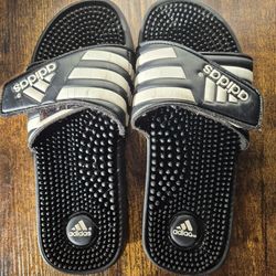 🔥LOVINGLY USED ADIDAS SHOES! SIZE 7 1/2-8 $10!🔥