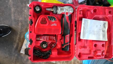 Milwaukee M12 Expander with tips 1 " 3/4  1/2. BATTERY & CHARGER.