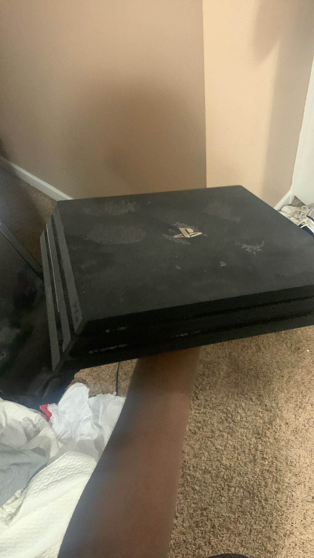 PS4 PRO! *COMES WITH GAMES*