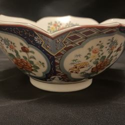 Imari Ware Lotus Flower Bowl 