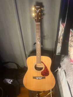 6 string yamaha guitar
