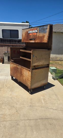 KNAACK Heavy-duty job box
