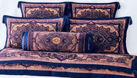 Beautiful Traditional Floor Mattress Set - 4