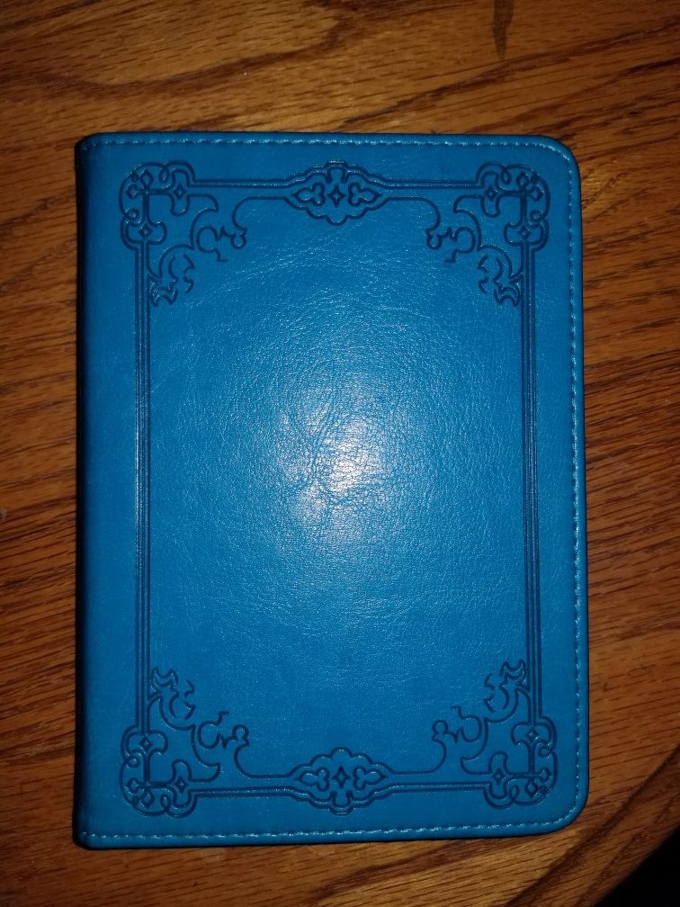 Kindle Paperwhite Case for older generation. Price is negotiable.