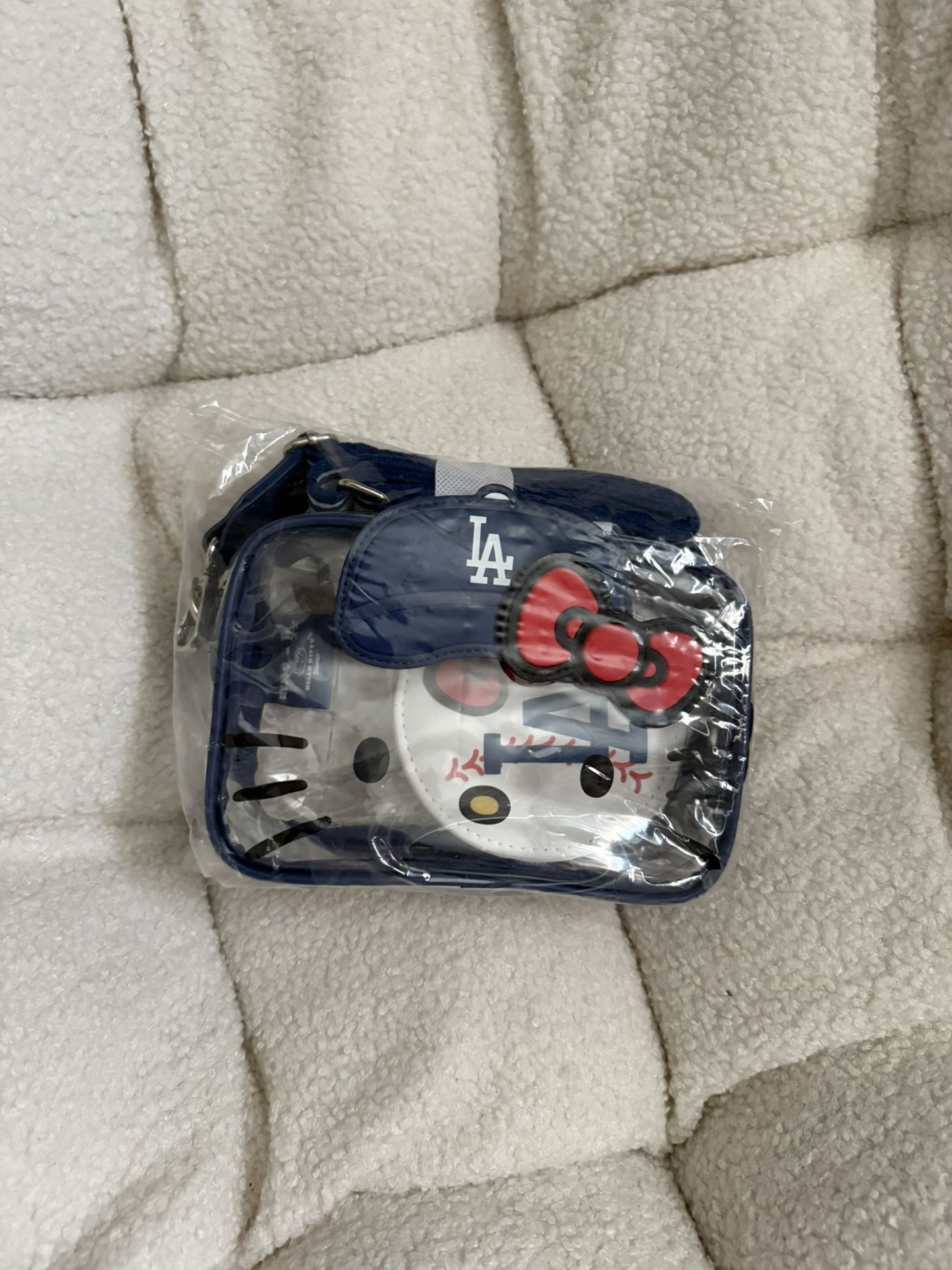 ドジャース × Hello Kitty クロスボディバッグ Hello Kitty x Los