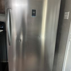 FRIDGE / FREEZER