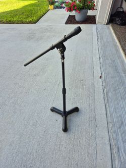 Bass Drum telescopic microphone stand.
