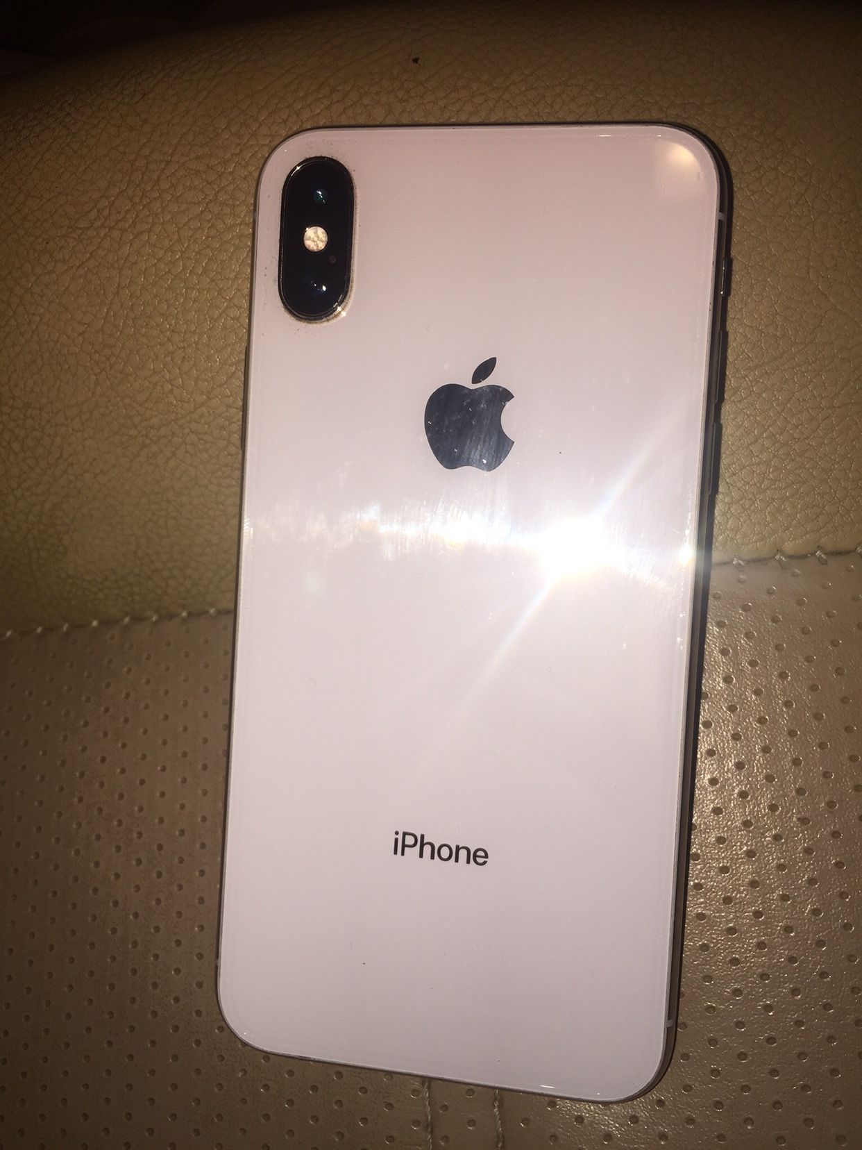 Apple iPhone X 64GB Silver (Unlocked) A1865 (CDMA + GSM) 