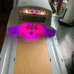 American Girl Truly Me Bowling Alley Lane working pins, lights, sound all in mint condition Using golf ball for bowling ball works great. Ball return 