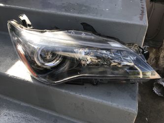 Toyota Camry 2017 right headlight