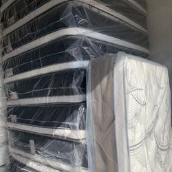🌟✨Mattress Pillow Top All Sizes ✨🌟 ☑️ 12” inches tall 🟦All sizes 🛏💤 🟩Same day delivery available🚛 🟠Queen sizes  🟡Full sizes  🟢Twin sizes  🔵