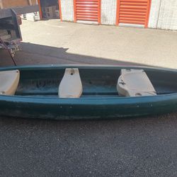 Nice Canoe 3-4 Person 