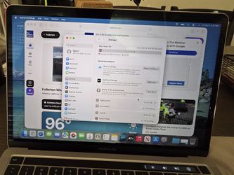 MacBook Pro 13-inch 2020 Four Thunderbolt 3 ports 16gb i5